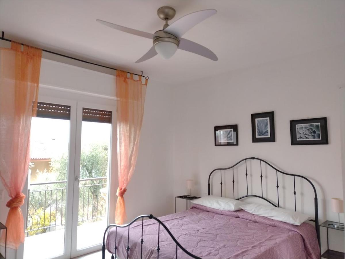 Appartamenti Casa Nina, Lago,Montagne, Uliveti Brenzone sul Garda Bagian luar foto