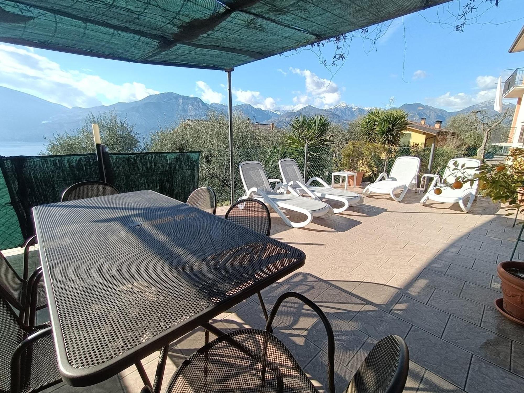 Appartamenti Casa Nina, Lago,Montagne, Uliveti Brenzone sul Garda Bagian luar foto