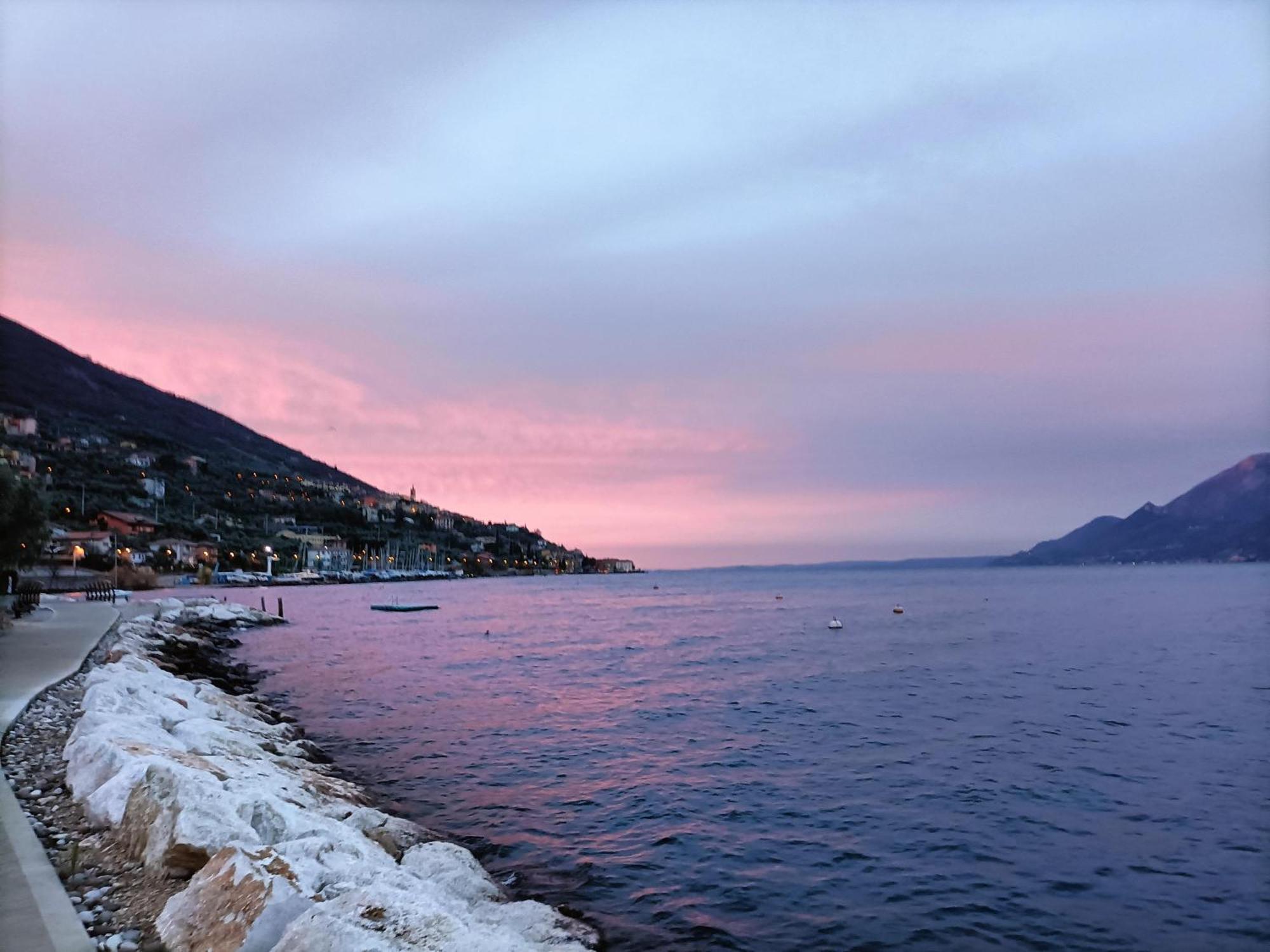 Appartamenti Casa Nina, Lago,Montagne, Uliveti Brenzone sul Garda Bagian luar foto