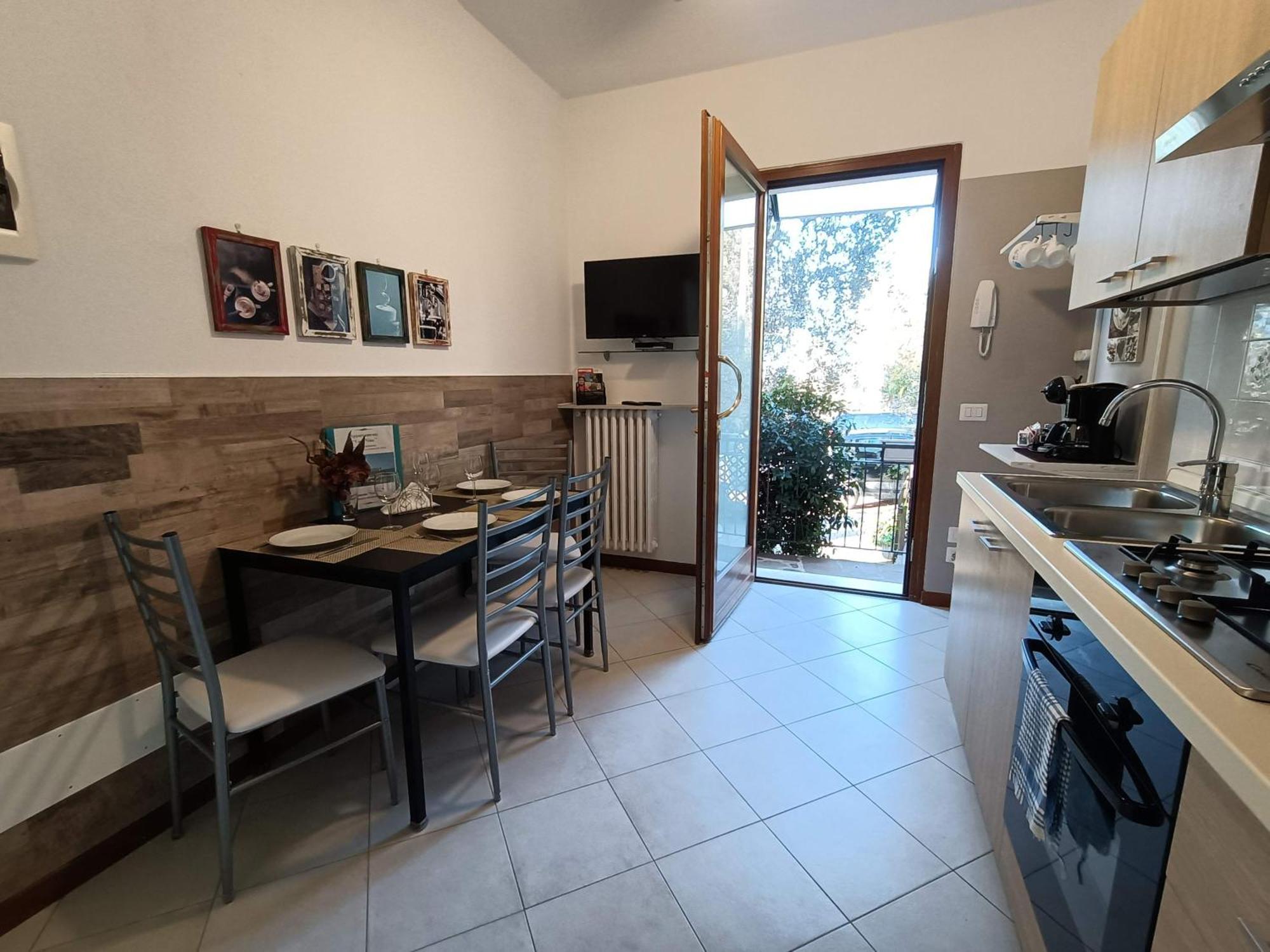 Appartamenti Casa Nina, Lago,Montagne, Uliveti Brenzone sul Garda Bagian luar foto